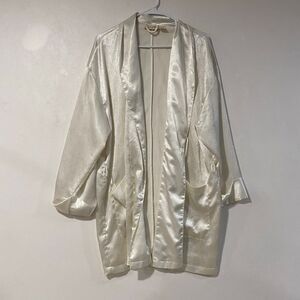 Victoria’s Secret Satin Robe M/L Ivory Champagne Vintage Lingerie Kimono